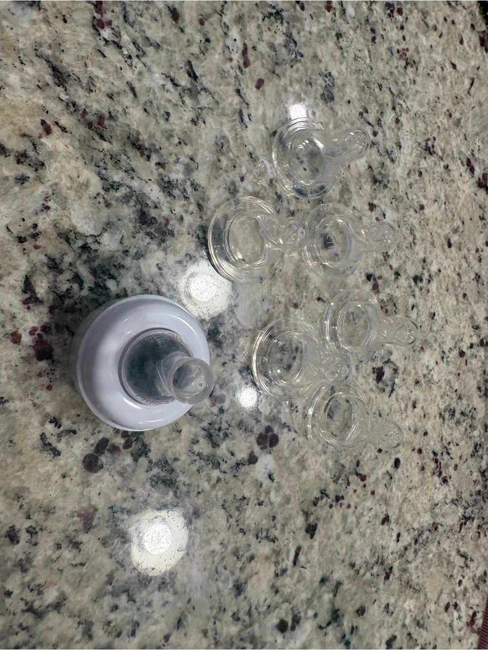 Dr Browns 7 ultra premie nipples & top sterilized but not used